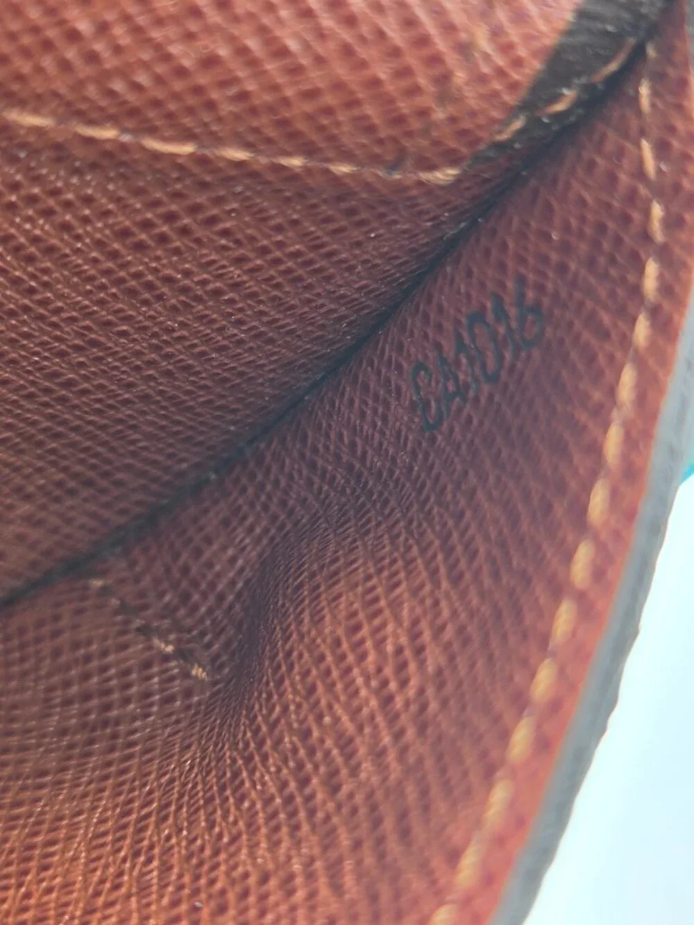 Louis Vuitton schilling length purse